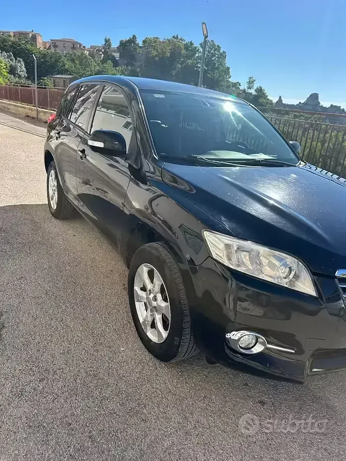 Usata Toyota RAV4 150 CV (110 kW) 2010 SUV