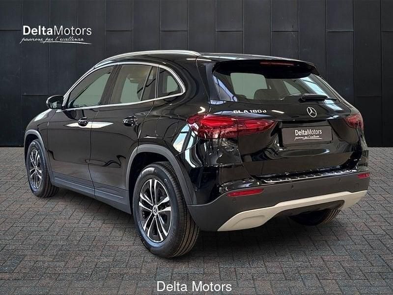 Ny Mercedes GLA180 Advanced 116 HK (85 kW) 2026 Svart SUV