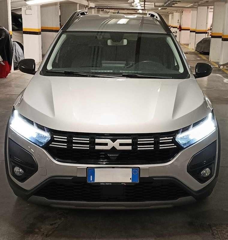 Usata Dacia Jogger 101 CV (74 kW) 2023 Argento Monovolume