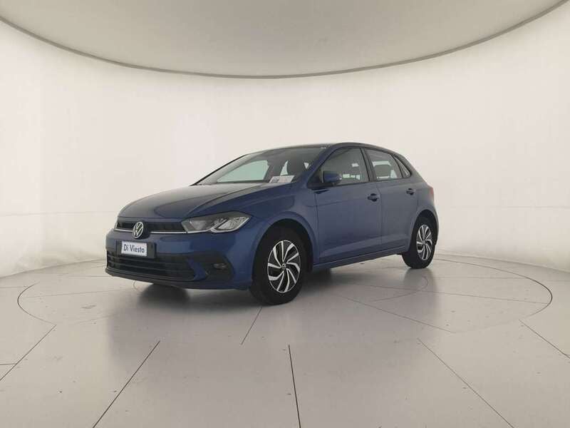 Reef blue metallizzato Usata 2021 VW Polo Life Tre volumi | 16.500 € (Buon prezzo) - Immagine 1/4