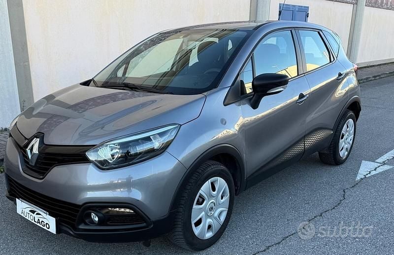 Usata Renault Captur Life 90 CV (66 kW) 2016 Grigio SUV
