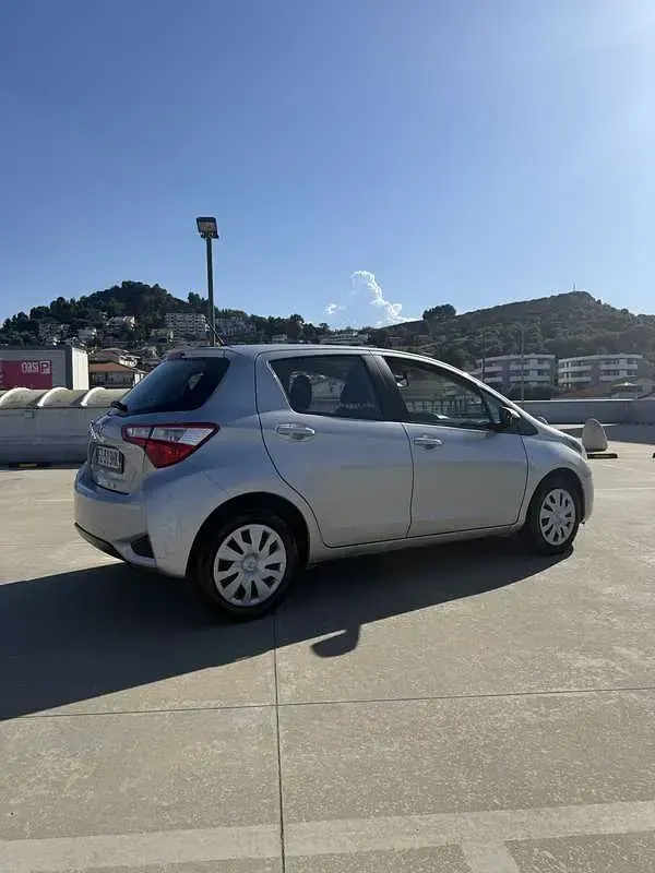Usata Toyota Yaris Active 72 CV (52 kW) 2019 Berlina