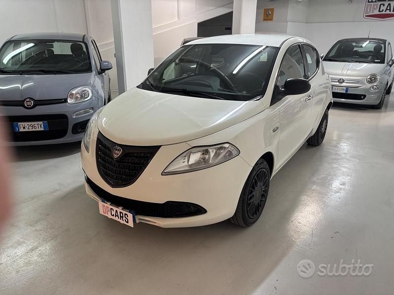 Gebraucht Lancia Ypsilon Silver 69 PS (50 kW) 2017 Weiß Kleinwagen