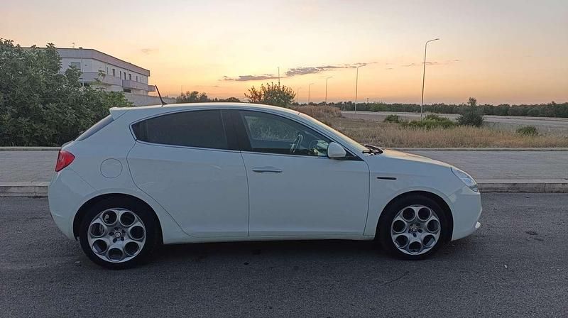 Usata Alfa Romeo Giulietta Distinctive 105 CV (77 kW) 2010 Berlina