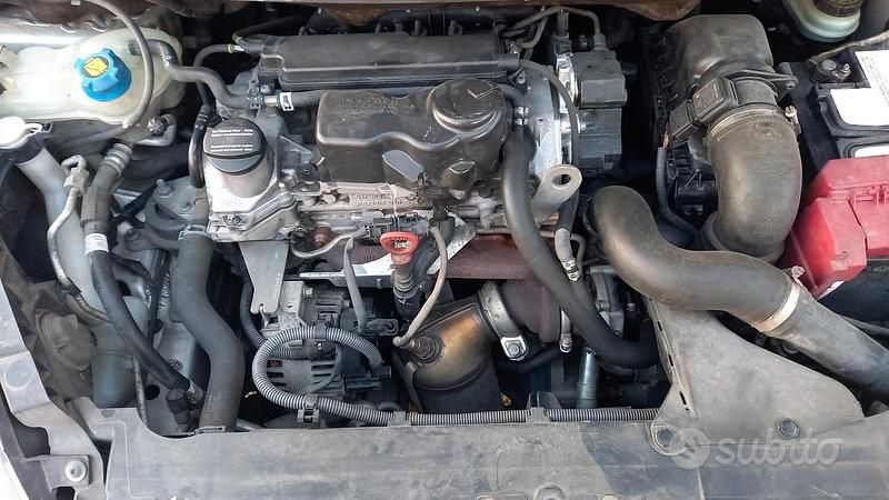 Usata Mitsubishi Colt 95 CV (69 kW) 2005 Grigio Monovolume