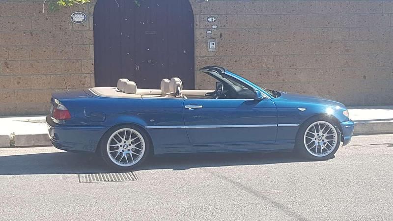 Usata BMW 320 Cabriolet 170 CV (125 kW) 2001 Blu/azzurro Cabrio