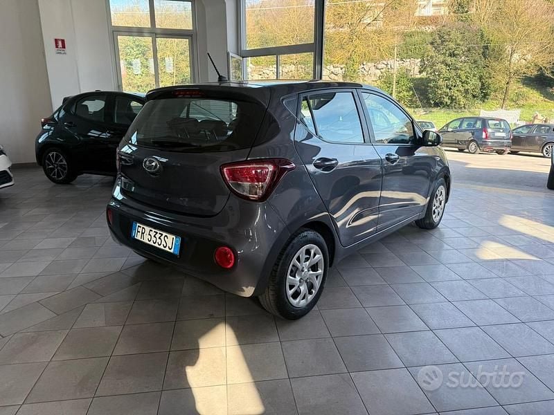 Usata Hyundai i10 Style 67 CV (49 kW) 2018 Blu Utilitaria