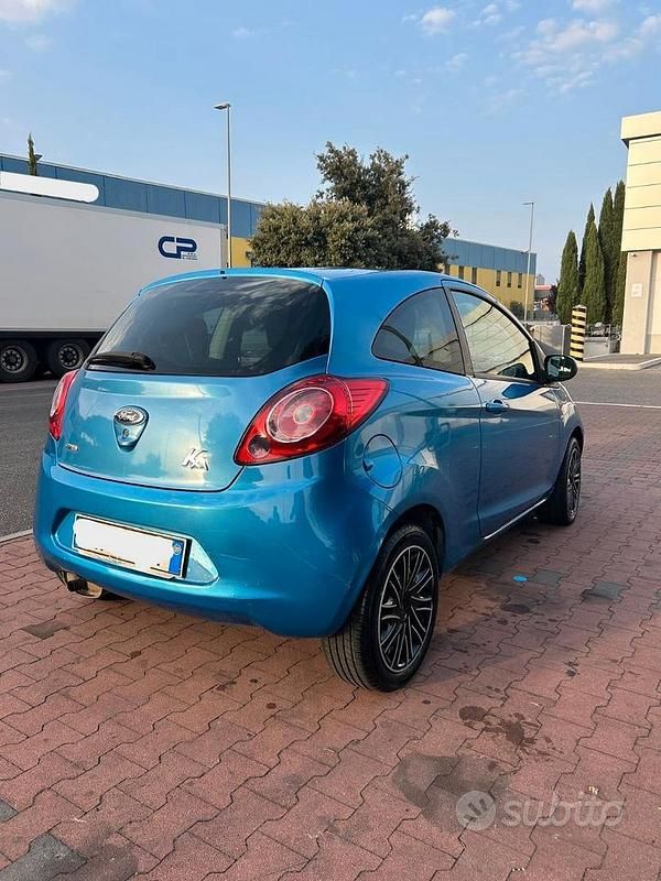 Usata Ford Ka Titanium 75 CV (55 kW) 2009 Blu/azzurro Utilitaria