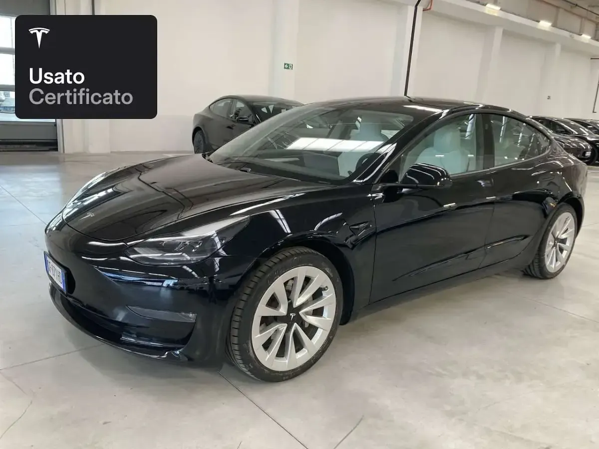 Usata Tesla Model 3 Long Range AWD 324 kW (441 CV) 2021 Solid black Berlina
