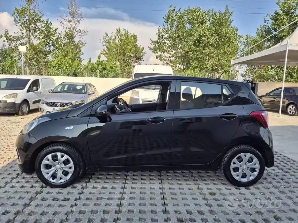 Usata Hyundai i10 Comfort 66 CV (48 kW) 2014 Nero Utilitaria
