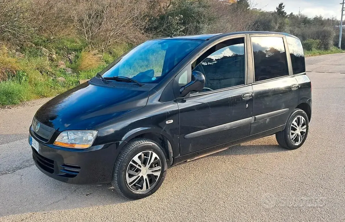 Usata Fiat Multipla Dynamic 103 CV (75 kW) 2011 Nero Monovolume
