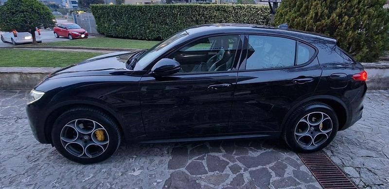 Usata Alfa Romeo Stelvio Super 209 CV (153 kW) 2017 Nero SUV