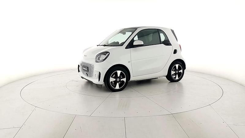 Usata Smart ForTwo Electric Drive Passion 41 kW (56 CV) 2022 Crystal white Coupé