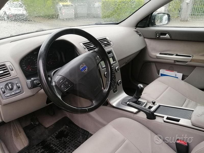 Usata Volvo V50 130 CV (95 kW) 2008 Nero Station wagon