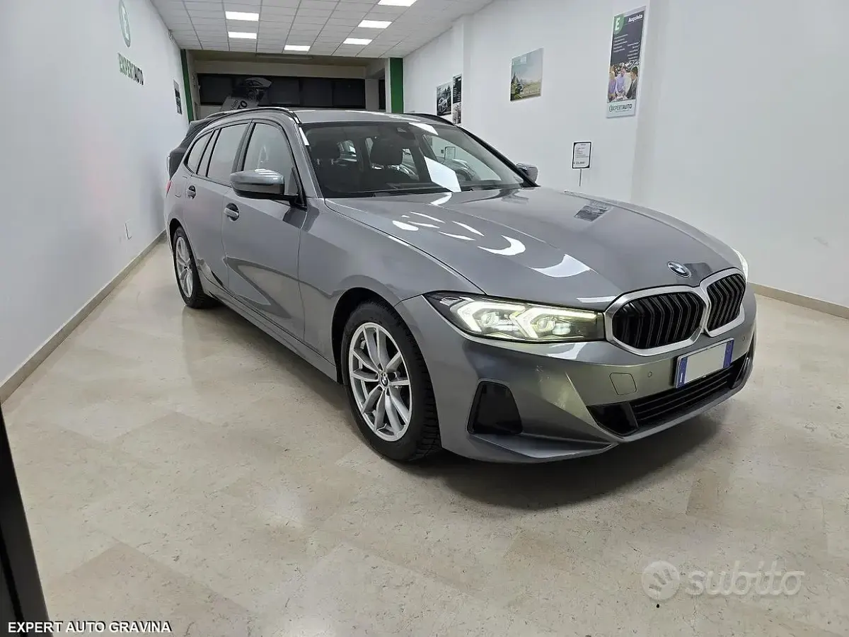 Usado BMW 318 Advantage 150 CV (110 kW) 2023 Gris Familiar