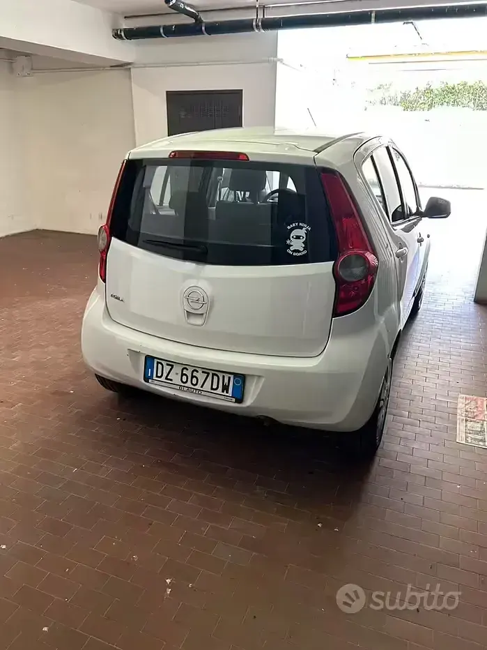 Usata Opel Agila 65 CV (47 kW) 2009 Bianco Utilitaria