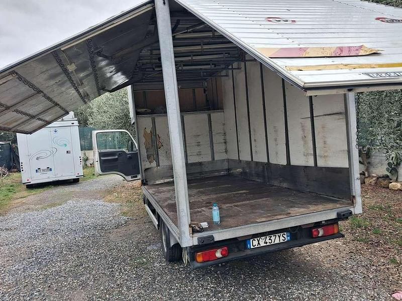 Usata Nissan Cabstar 133 CV (97 kW) 2006 Bianco Pick-up