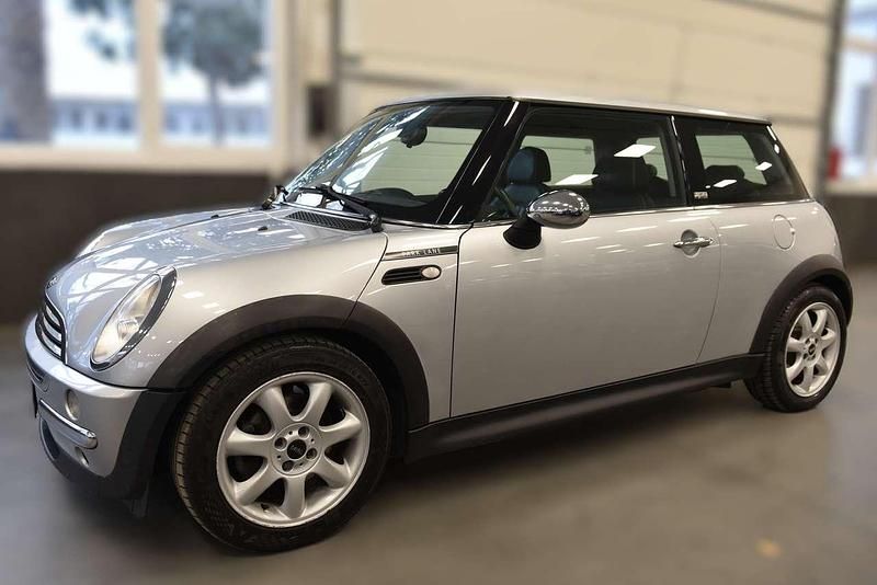 Usata Mini One D 88 CV (64 kW) 2006 Argento metallizzato Utilitaria