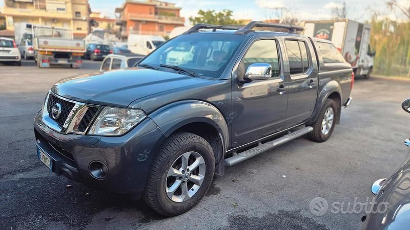 Usata Nissan Navara 190 CV (139 kW) 2011 Grigio Pick-up