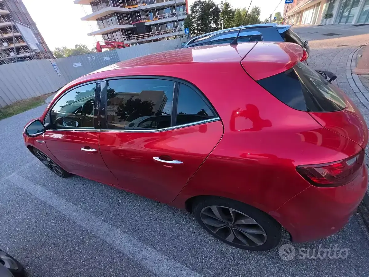 Usata Renault Mégane IV 110 CV (80 kW) 2017 Rosso Berlina