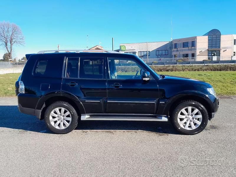 Usata Mitsubishi Pajero Instyle 170 CV (125 kW) 2008 Nero SUV