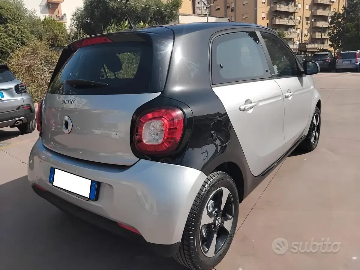 Usata Smart ForFour Passion 71 CV (52 kW) 2018 Grigio Utilitaria