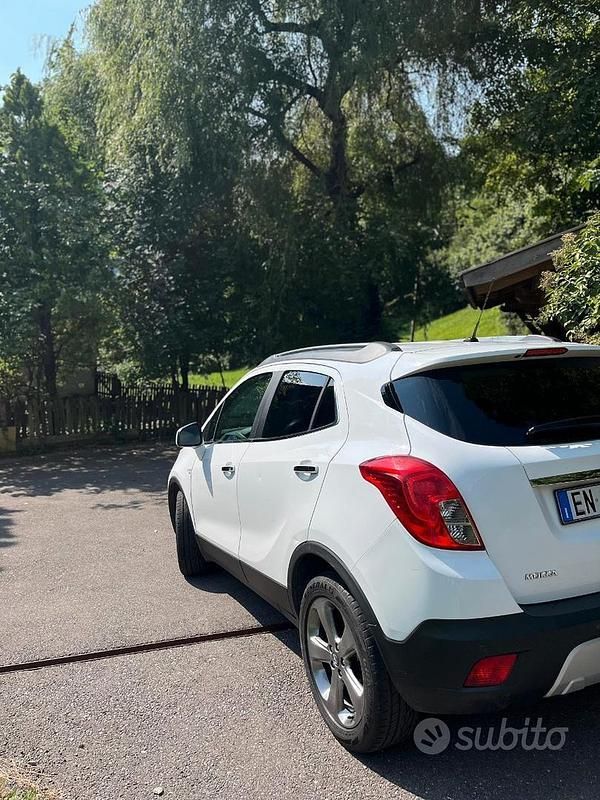 Usata Opel Mokka 131 CV (96 kW) 2013 Bianco SUV