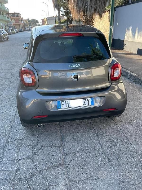 Usata Smart ForFour 90 CV (66 kW) 2017 Grigio Utilitaria