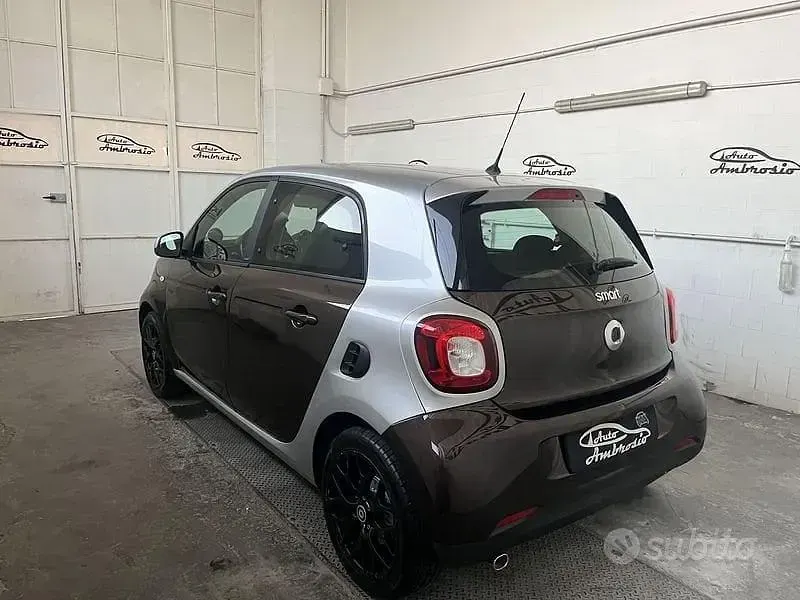 Usata Smart ForFour Passion 71 CV (52 kW) 2018 Marrone Utilitaria