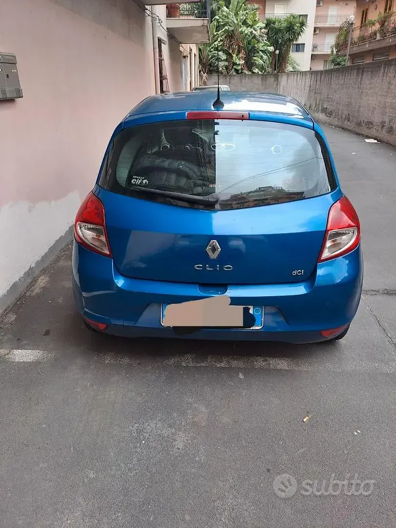 Usata Renault Clio 68 CV (50 kW) 2011 Blu Berlina