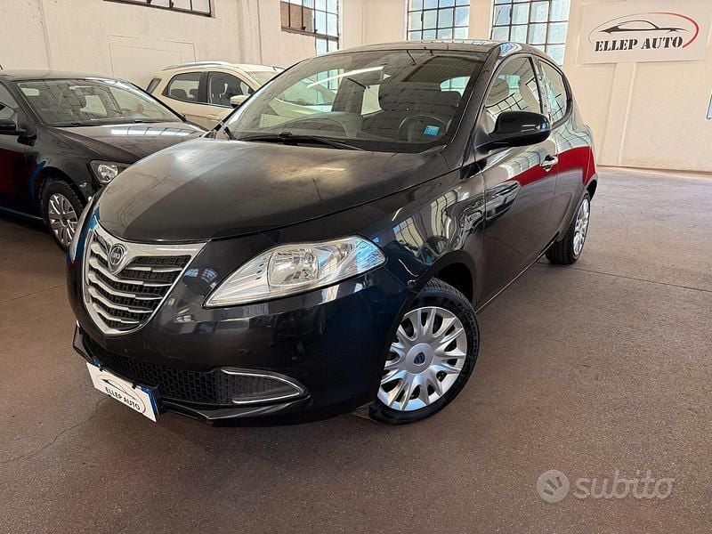 Usata Lancia Ypsilon Gold 69 CV (50 kW) 2012 Nero Utilitaria