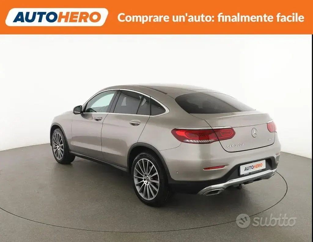 Usado Mercedes GLC300 245 CV (180 kW) 2020 Gris SUV