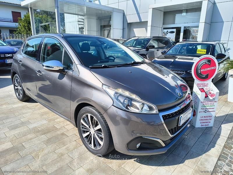 Usata Peugeot 208 Allure 82 CV (60 kW) 2018 Grigio Utilitaria
