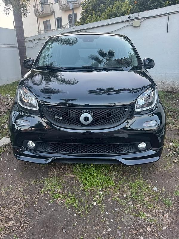 Usata Smart ForFour Brabus 90 CV (66 kW) 2017 Nero Utilitaria