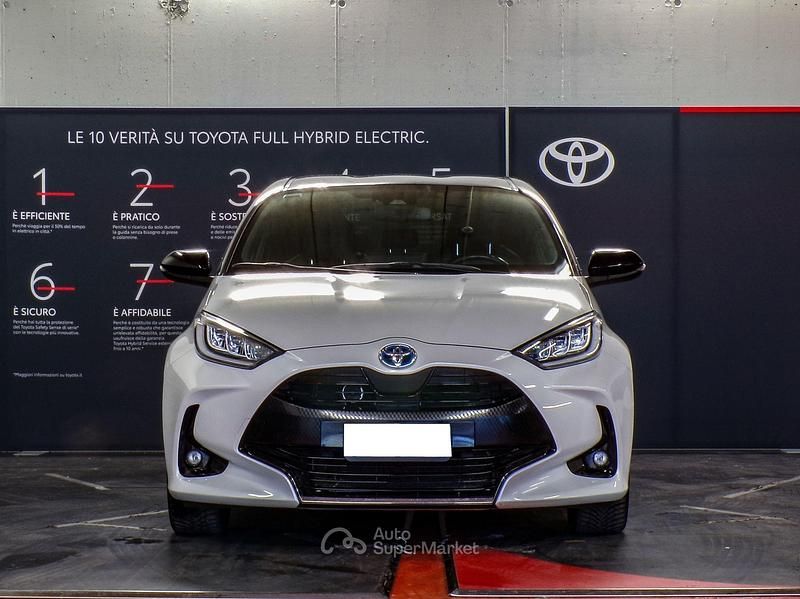 Usata Toyota Yaris Style 116 CV (85 kW) 2021 Bianco Utilitaria