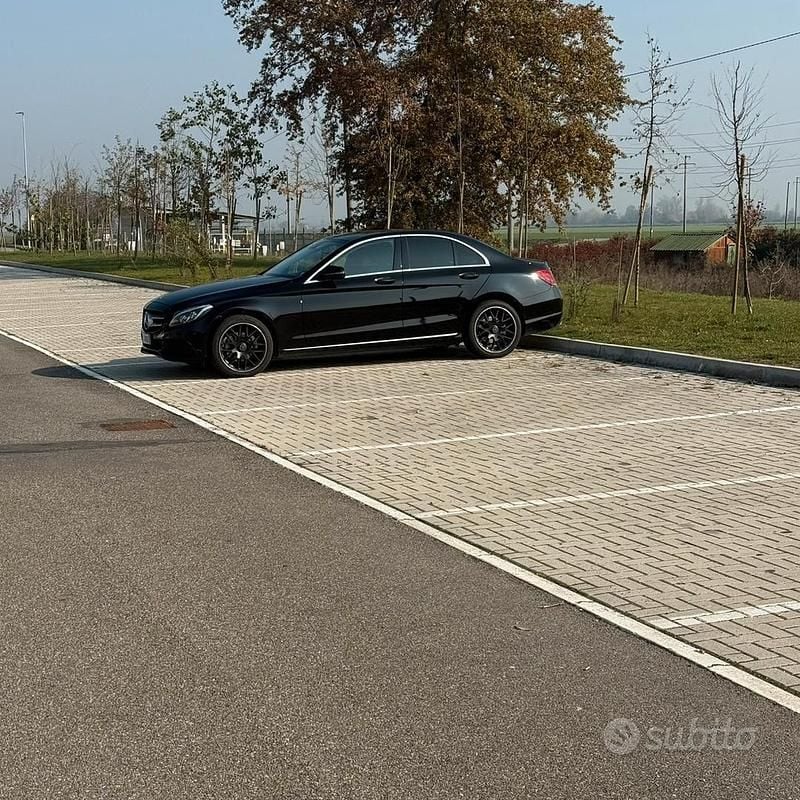 Nero Usata 2016 Mercedes C220 Berlina | 15.500 € (Buon prezzo) - Immagine 1/4