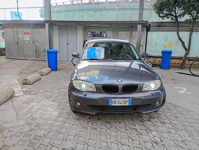 Usata BMW 120 163 CV (119 kW) 2006 Grigio Utilitaria