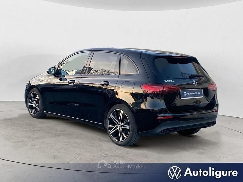 Usata Mercedes B180 Advanced 116 CV (85 kW) 2023 Nero Monovolume