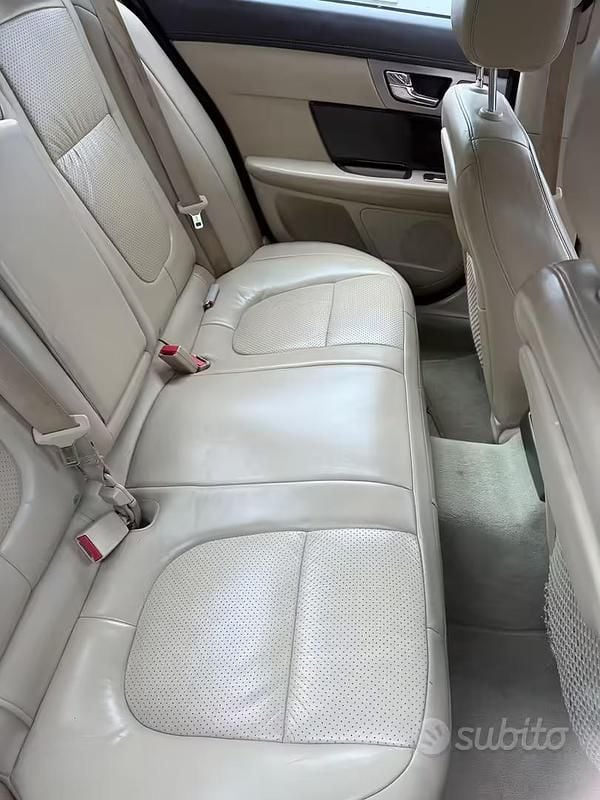 Usata Jaguar XF 300 CV (220 kW) 2008 Verde Berlina