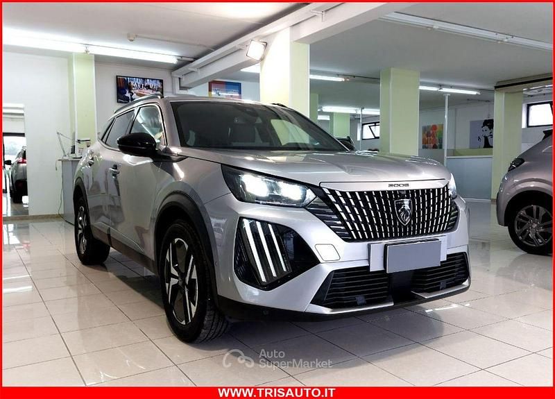 Usata Peugeot 2008 Allure 101 CV (74 kW) 2025 Argento SUV