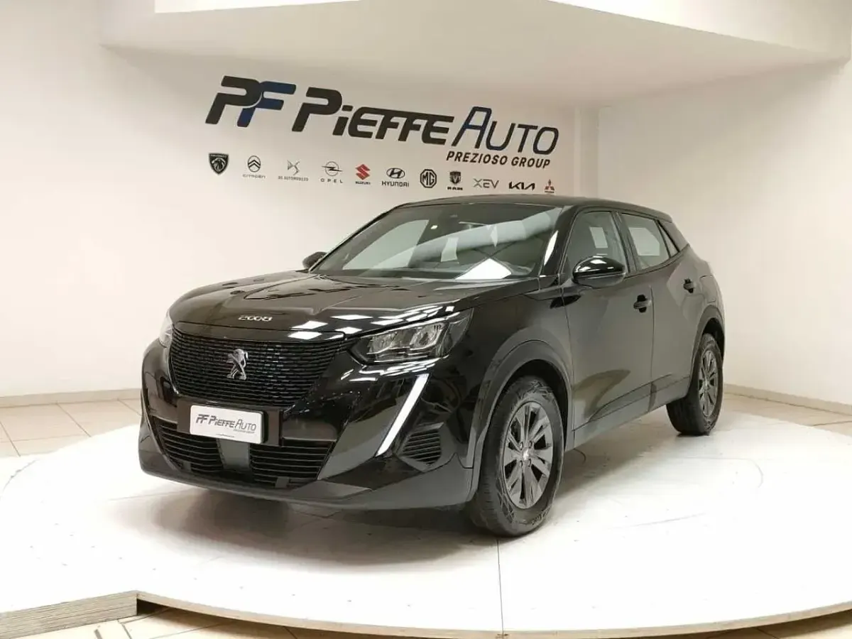 Usata Peugeot 2008 Active 101 CV (74 kW) 2023 SUV