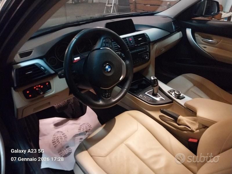 Usata BMW 320 Luxury Line 190 CV (139 kW) 2017 Blu Station wagon