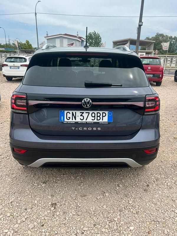 Usata VW T-Cross 110 CV (80 kW) 2023 Grigio SUV