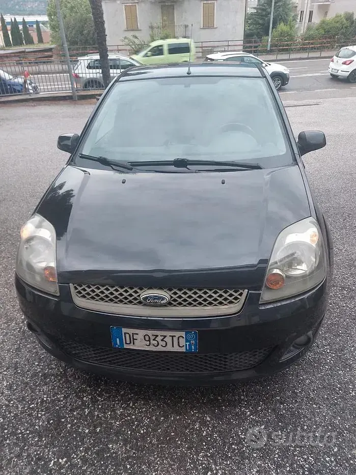 Usata Ford Fiesta 75 CV (55 kW) 2007 Utilitaria
