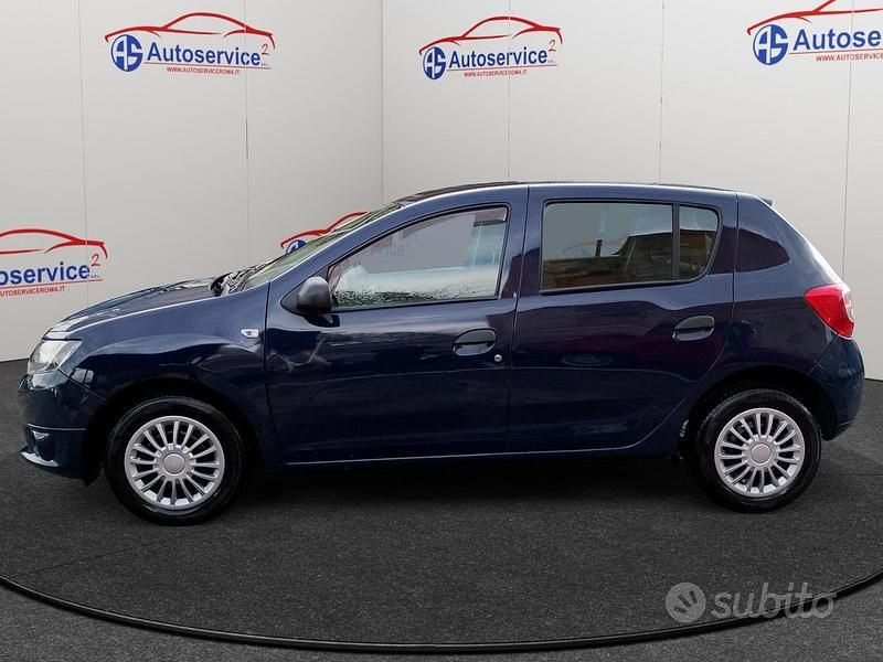 Usata Dacia Sandero Lauréate 75 CV (55 kW) 2015 Blu Berlina