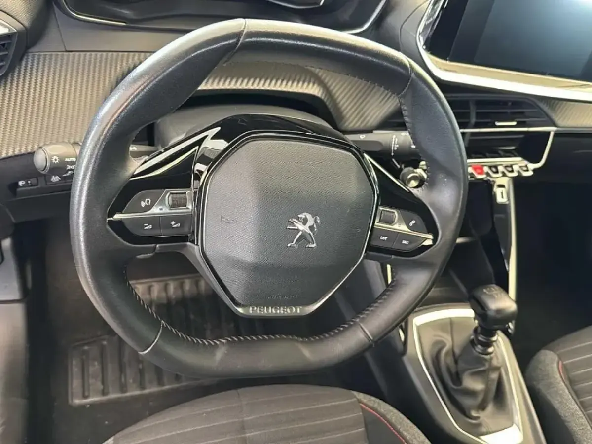 Usata Peugeot 208 Active 100 CV (73 kW) 2023 Nero Utilitaria
