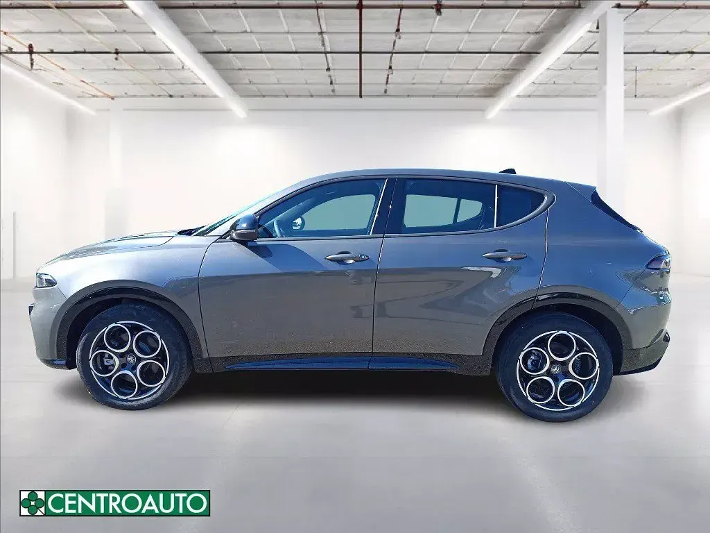 Nuova Alfa Romeo Tonale Sprint 160 CV (117 kW) 2026 Grigio metallizzato SUV