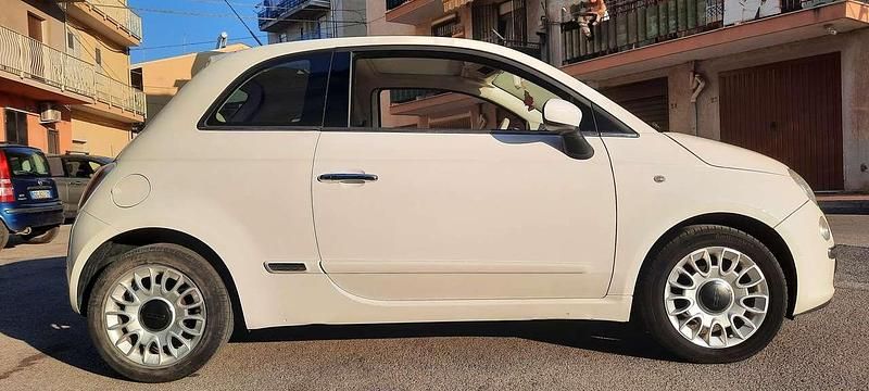 Usata Fiat 500 Lounge 69 CV (50 kW) 2009 Bianco Utilitaria