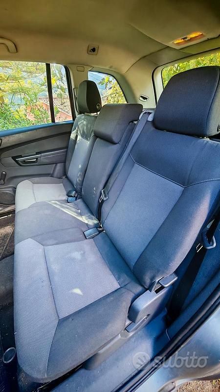 Grigio Usata 2007 Opel Zafira Monovolume | 600 € - Immagine 1/4