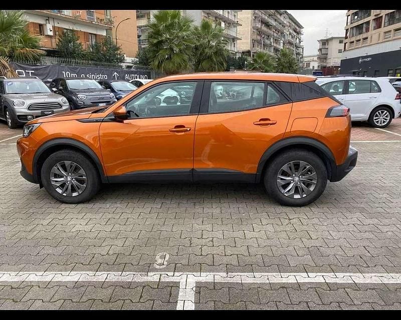 Usata Peugeot e-2008 Active 100 kW (136 CV) 2022 Arancione SUV